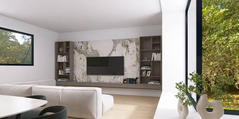 Render 3D di un soggiorno in marmo e legno visto dal tavolo, con la finestra sul bosco